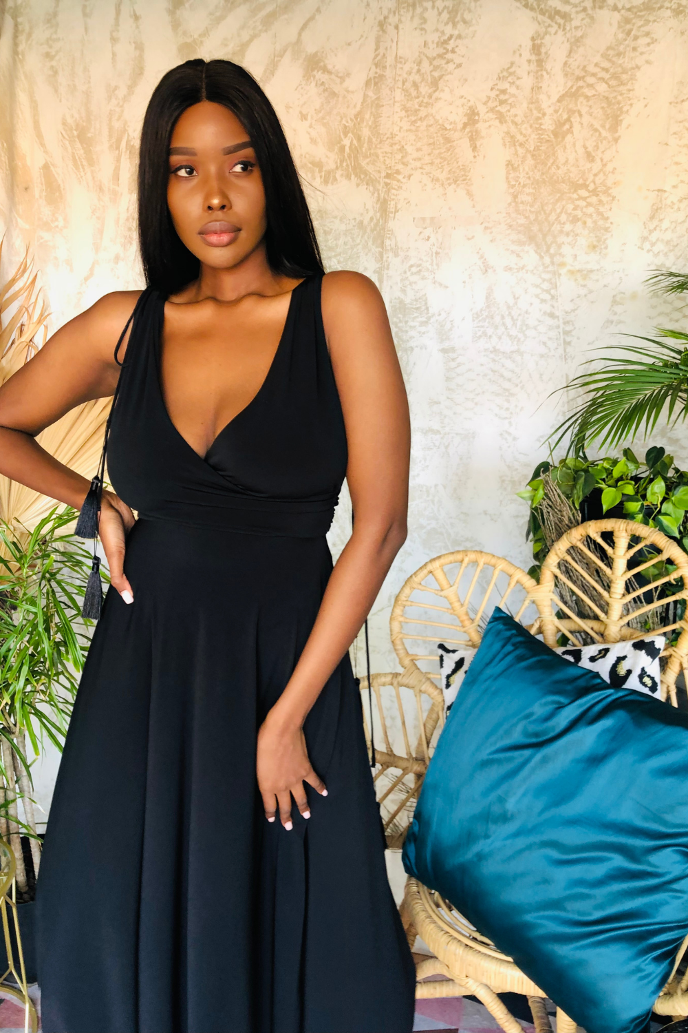 Full grown best sale knot dress black