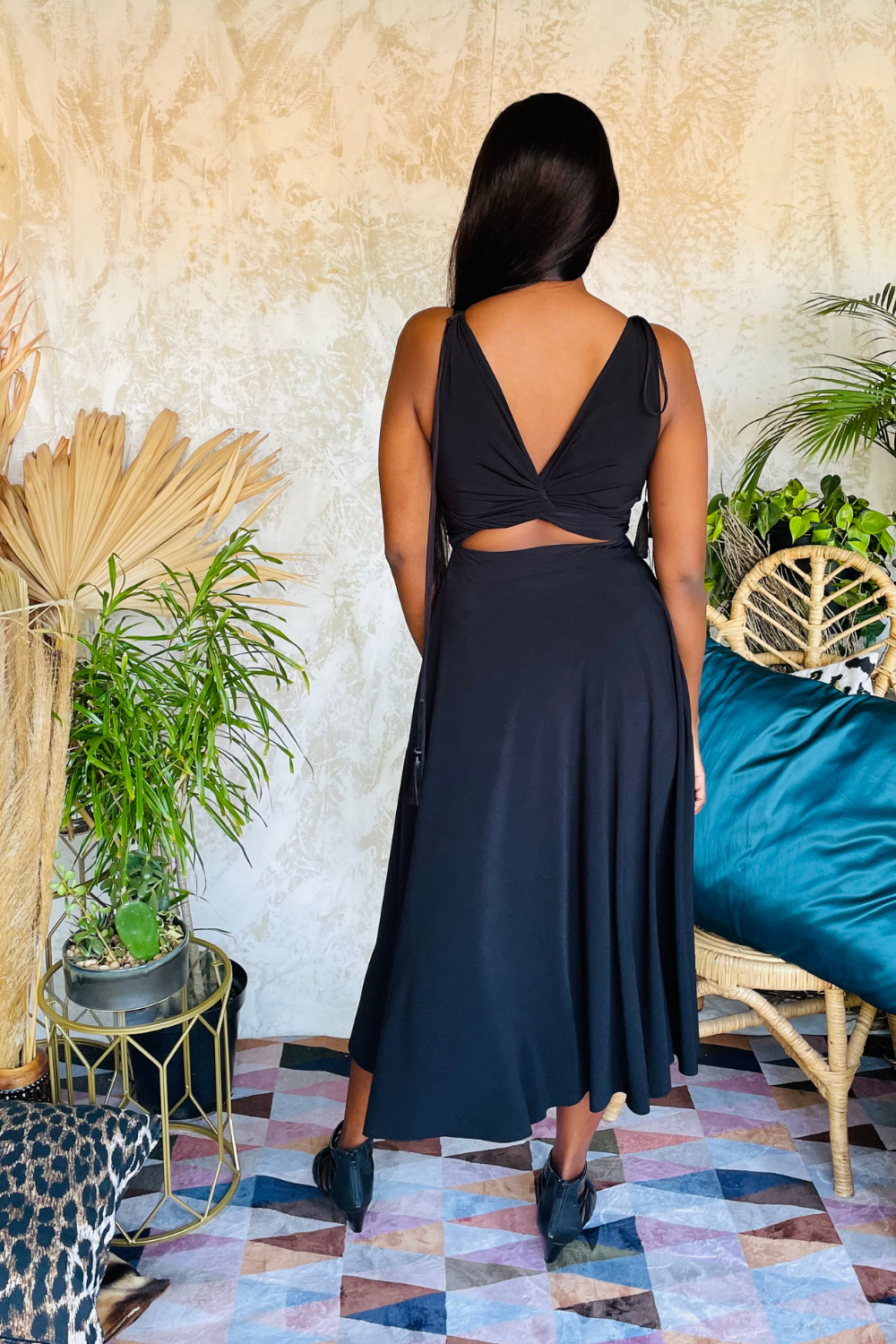 Full grown sales knot dress black